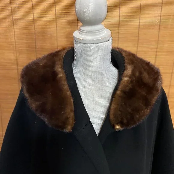 Vintage Famous Barr Black Coat from Parkmoor NY with Fur Collar - Picture 3 of 10